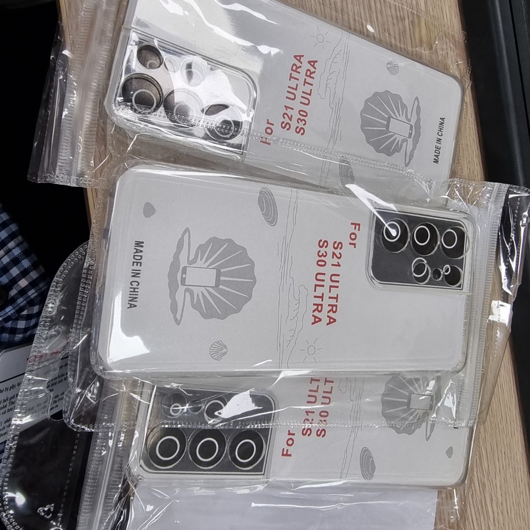 Ốp đẹp và mỏng nhẹ, nhưng chắc chắn. Rất ưng ý nên mua hẳn 4 cái dùng dần. S21U