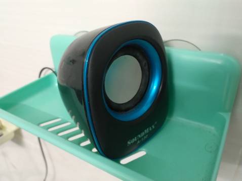 Âm thanh trong trẻo, ít bass (phù hợp kích thước và giá), nhỏ gọn, siêu tiết kiệm pin (nếu dùng nguồn pin sác dự phòng), nghe 2 ngày liên tục mới hết pin 3000mAh. Âm lớn, phù hợp nghe phòng nhỏ (còn tùy vào nguồn phát). Rất đáng mua.