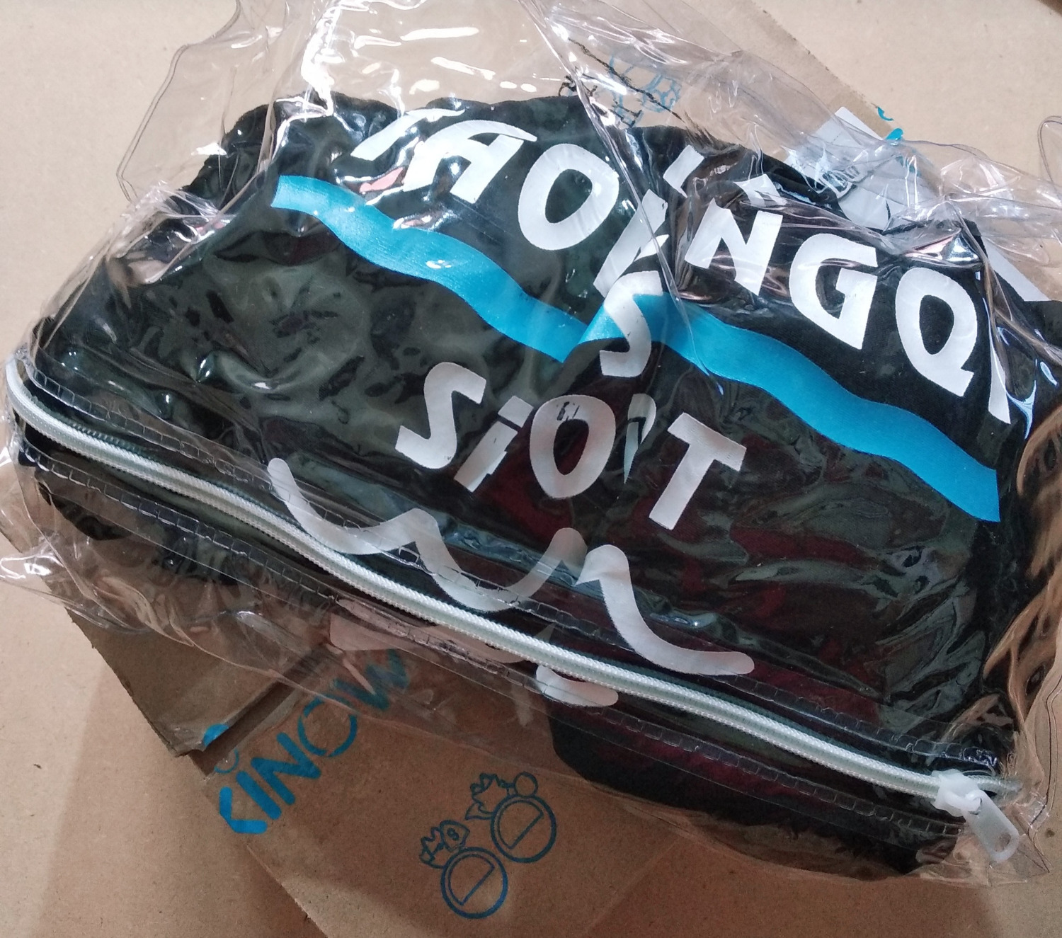 Giao hàng nhanh, đóng gói đẹp. Sản phẩm cũng đẹp, ưng ý TIKI