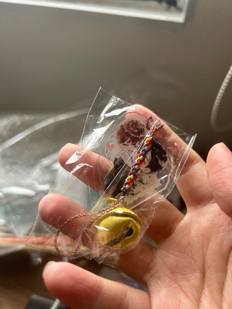 Xinh, nhưng mà sốp hình như hàng em bị lỗi, cái chuông của em bị móp ạ