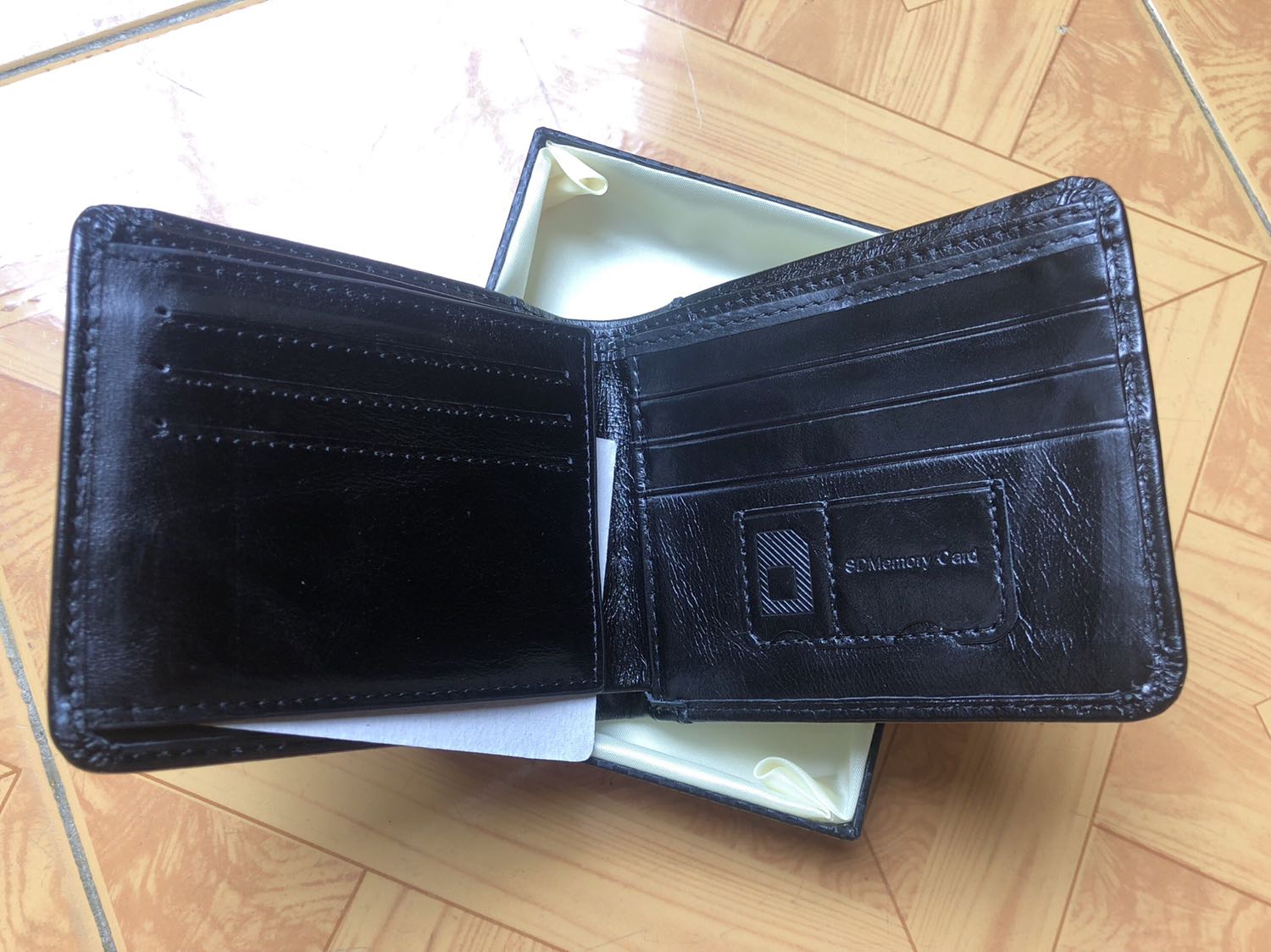 nhiều ngăn chứa! tối rất thích