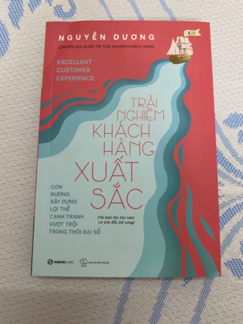Hình thức ổn, nội dung cần phải đọc đã. Khâu đóng hàng sơ sài nên khi vận chuyển bị gãy - nát góc