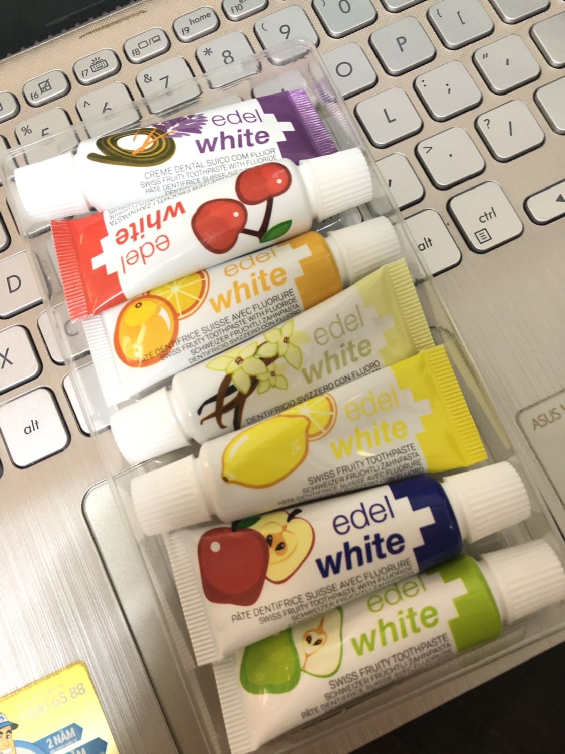 Nhỏ gọn tiện sử dụng
Nhìu mùi cho bé lựa và thích được đánh răng Nhỏ gọn tiện sử dụng
Nhìu mùi cho bé lựa và thích được đánh răng