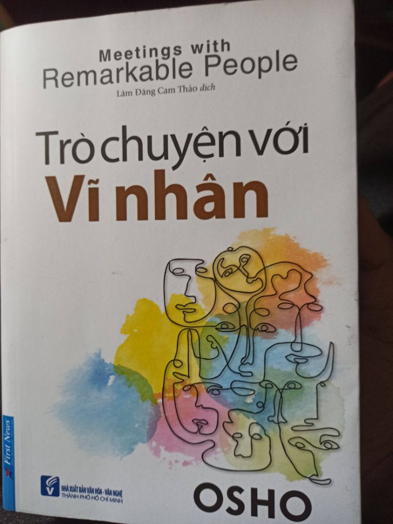 sau khi đọc xong quyển này, với mình nó mở ra thế giới của các triết gia, vĩ nhân của Phương Đông lẫn phương tây. Cuốn sách sẽ rất tuyệt nếu bạn muốn tìm hiểu về con đường tâm linh, triết học và sâu sắc về tâm hồn sau khi đọc xong quyển này, với mình nó mở ra thế giới của các triết gia, vĩ nhân của Phương Đông lẫn phương tây. Cuốn sách sẽ rất tuyệt nếu bạn muốn tìm hiểu về con đường tâm linh, triết học và sâu sắc về tâm hồn