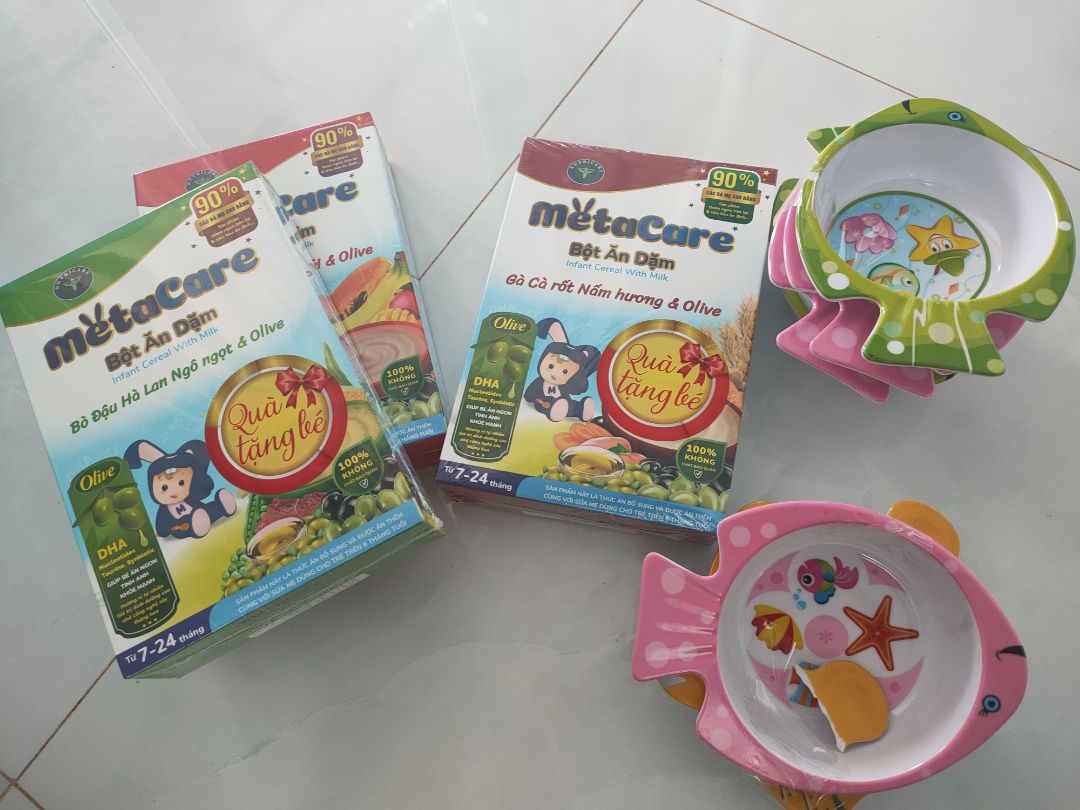 hàng gửi về e ko hài lòng nhưng đổi lại bột rất ngon và mịn  rất thơm khuấy ra cho bé ăn liền ko giống như những loại bột khác ngồi đánh mệt mỏi hàng gửi về e ko hài lòng nhưng đổi lại bột rất ngon và mịn  rất thơm khuấy ra cho bé ăn liền ko giống như những loại bột khác ngồi đánh mệt mỏi