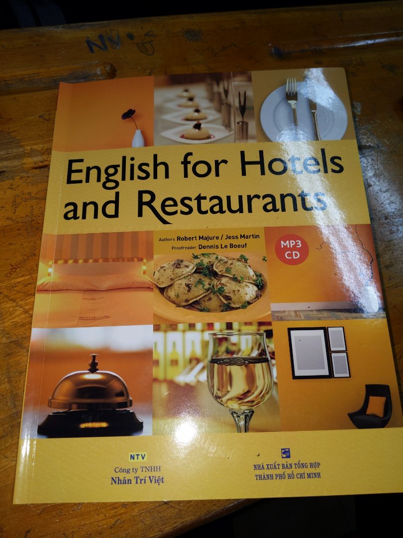 sách đẹp, có kèm cả CD mp3