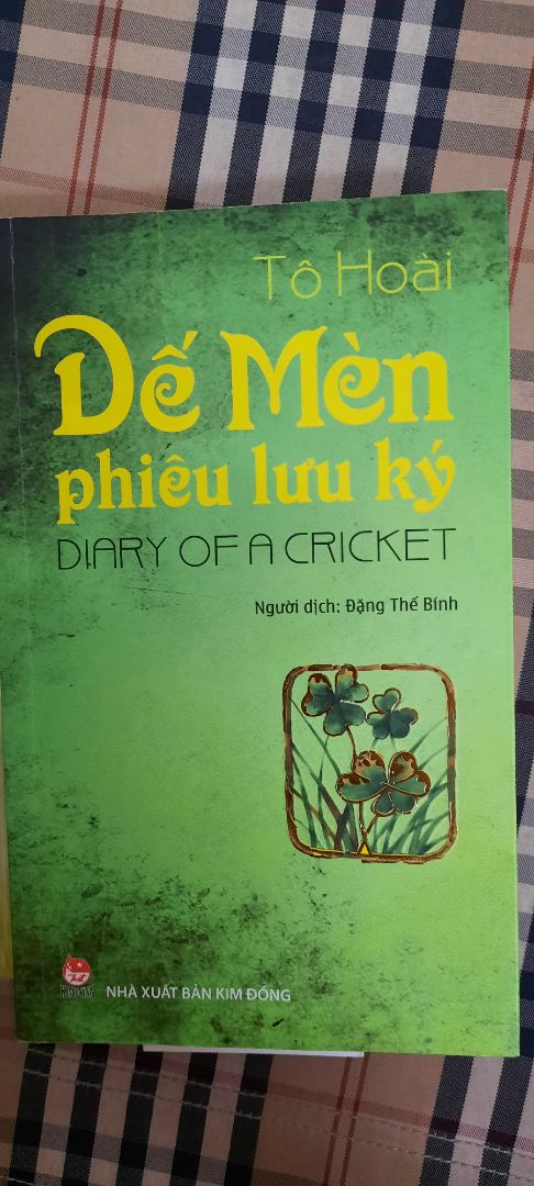Bìa đẹp, giấy tốt, lời văn hay. không hổ danh là tác phẩm nổi tiếng. Các con tiểu học đọc truyện này sẽ học đc nhiều các diễn đạt.