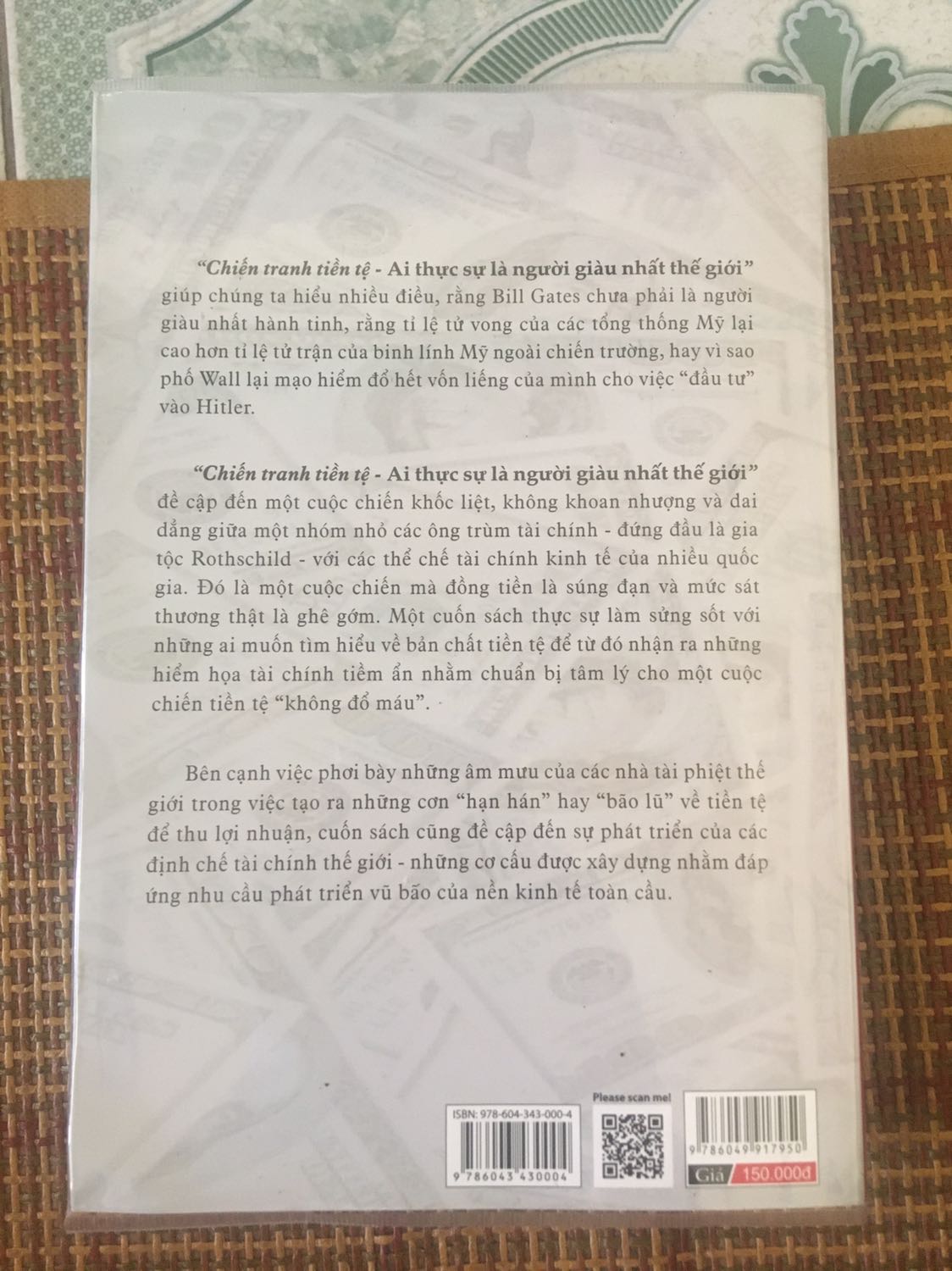 Mình rất hài lòng.

1. Chất lượng của Tiki:

- Tiki trading giao hàng nhanh
- được ưu đãi giá rất nhiều
- chất lượng sách nhận được rất tốt
- Bọc sách bookcare sạch đẹp, cầm sách lên rất ưng.

2. Nội dung sách:

- sách được viết theo lối tường thuật, kể chuyện hoàn toàn từ phía tác giả, ít khi dẫn chứng. Mà vì là lịch sử nên cũng không thể đòi hỏi dẫn chứng được.

- Nên đọc sách này bạn cần một tâm lý mở để đón nhận một góc nhìn hoàn toàn mới về cách thế giới đang vận hành.

- nội dung hay, rất sâu sắc. Hoàn toàn xứng đáng bỏ tiền ra mua đọc.