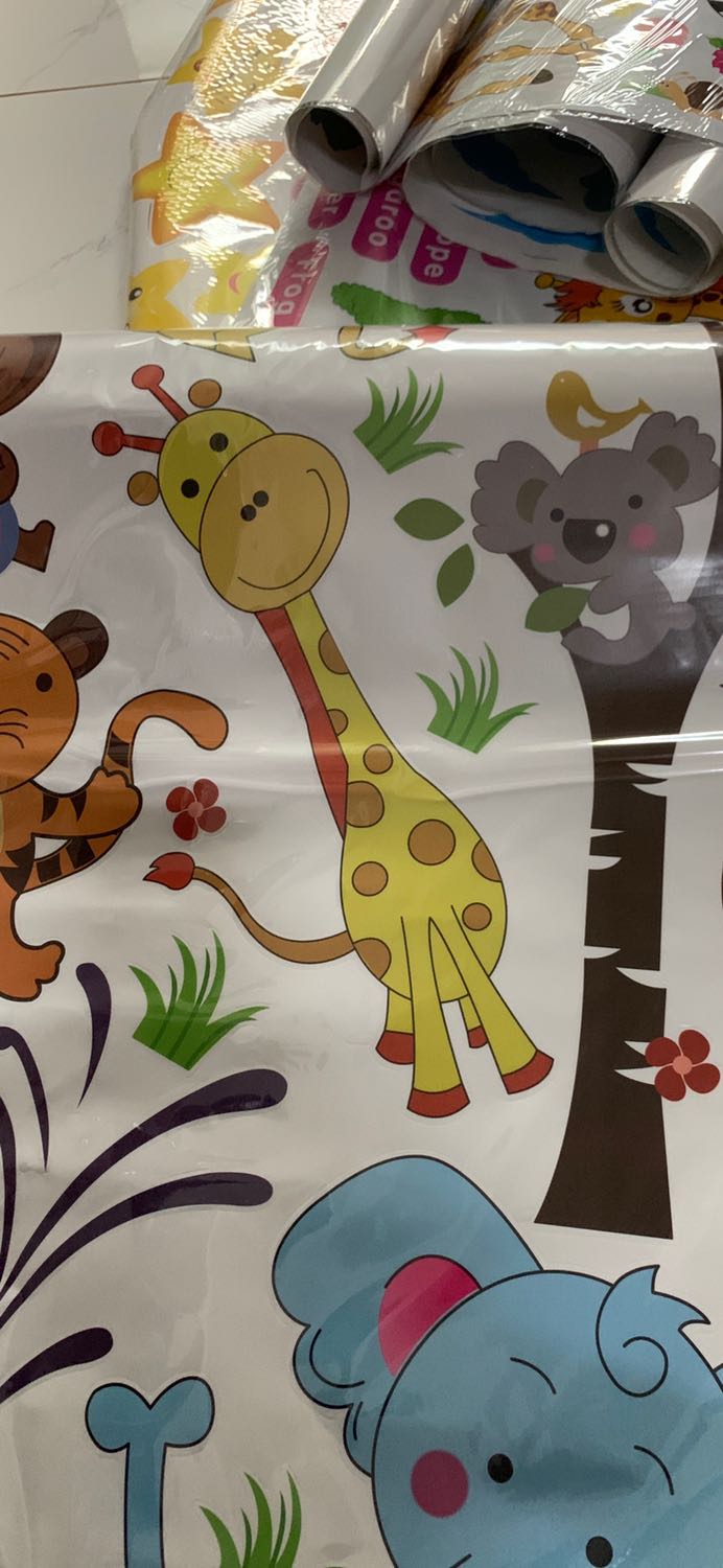 Treo đầu dê bán thịt ***. Hình khác còn giao hàng thì cái khác.