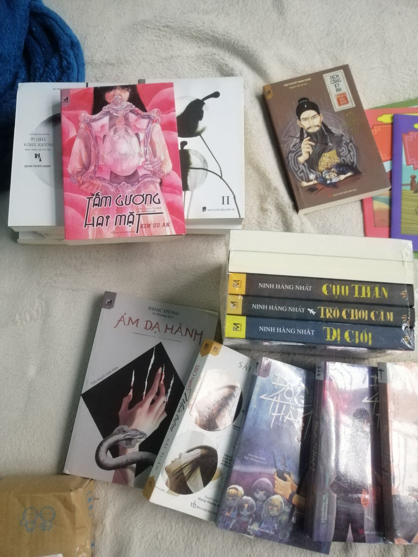 Shop giao hàng có cover và chắn va chạm nên sách còn mới và nguyên tem. Rất hài lòng