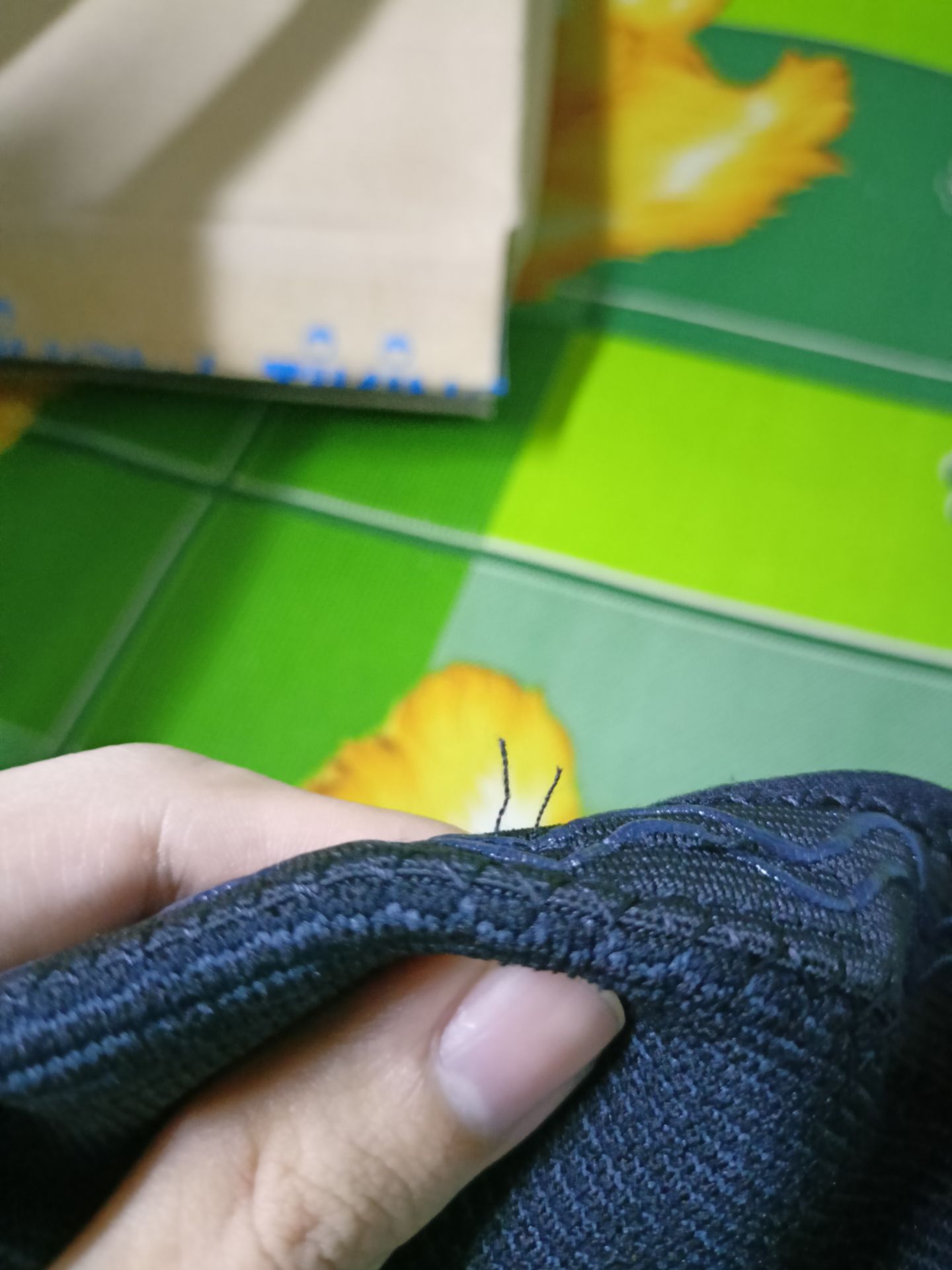 hàng giống hình, nhưng chỉ thừa, rác chỉ, bung chỉ ở 1 vài nơi, mình mua giá 129k ship 18k tổng 147k, cao so với các loại hàng khác mà như vậy, thất vọng! mong shop kiểm hàng kĩ hơn, tốt nhất trước khi giao nên kt lại đường chỉ, còn lại shop cũng nhiệt tình tư vấn, dịch vụ ok, sản phẩm chưa được ưng ý