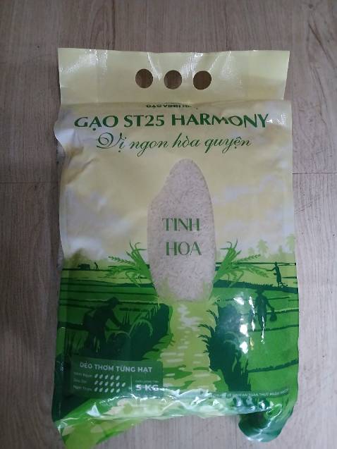 Gạo mềm dẻo kém thơm. Giao hàng đúng hẹn. Bảo bì đẹp có ngày sản xuất hạn sử dụng rõ ràng.