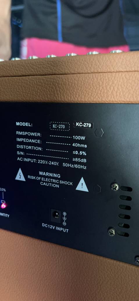 Bán hàng k tư vấn. Phản hồi thì không thuyết phục.