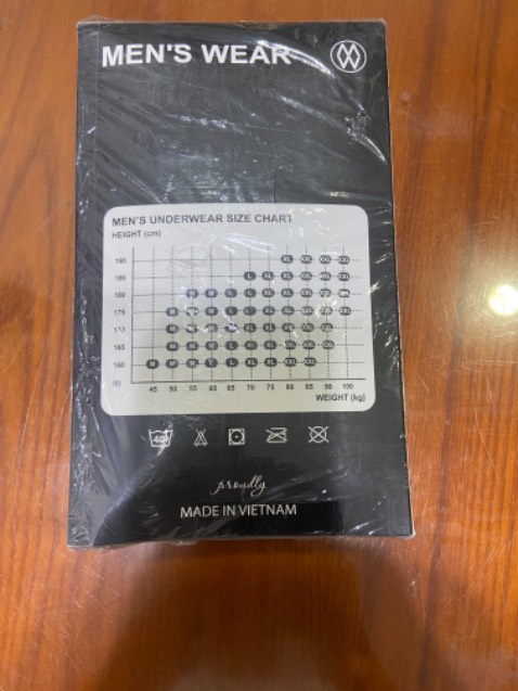 Vải dày dặn, mặc mát thấm hút mồ hôi, phom dáng đẹp trẻ trung, gọn gàng.Tiki giao hàng nhanh. Tuyệt vời. 
Sẽ mua lại khi có nhu cầu.