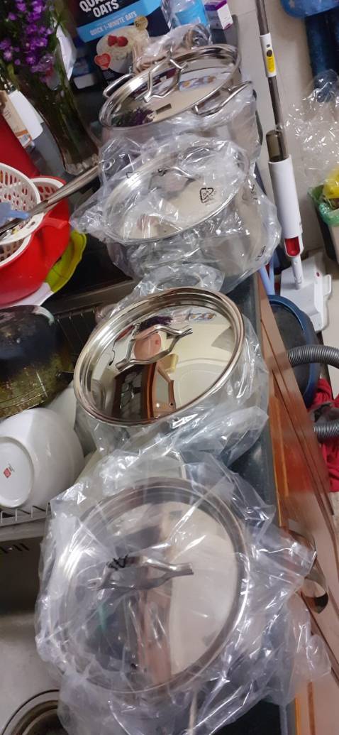 Cho 5 sao nhé. Hàng đến nhanh hơn hẹn, sản phẩm nồi thì đẹp, ko bị bóp méo, nồi 3 đáy nên rất chắc chắn, dc tặng thêm một bộ rổ nữa. Đóng gói cẩn thận, hàng đẹp và là inox 304 nên rất ổn. săn dc hàng rẻ nên phấn khởi thêm