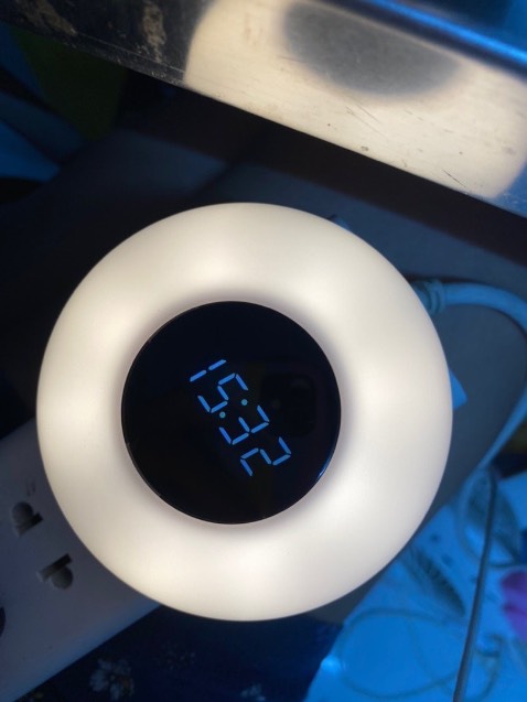 Đèn ok nha, tiện lợi cho mẹ bỉm sữa. Vừa căn giờ cho con ăn được lại vừa có điều khiển từ xa bật chế độ sáng theo ý mình. Đèn đẹp nha rất đáng tiền nên mua nha, shop đóng gói cẩn thận