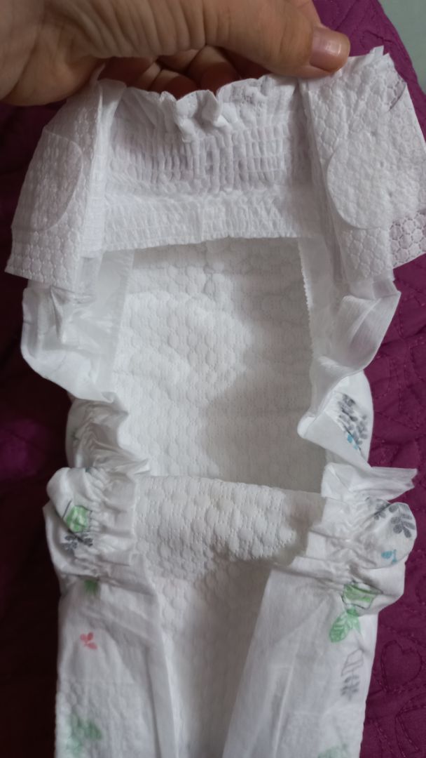 tiki đóng gói giao hàng nhanh, xưa giờ mình vẫn xài moony cho con nay đổi huggies nature xài thử, ok hơn moony. có chống tràn lưng khi bé ị nhiều k bị tràn như moony,form to, đóng thử qua đêm cho con rất ok thấm hút tốt tiki đóng gói giao hàng nhanh, xưa giờ mình vẫn xài moony cho con nay đổi huggies nature xài thử, ok hơn moony. có chống tràn lưng khi bé ị nhiều k bị tràn như moony,form to, đóng thử qua đêm cho con rất ok thấm hút tốt