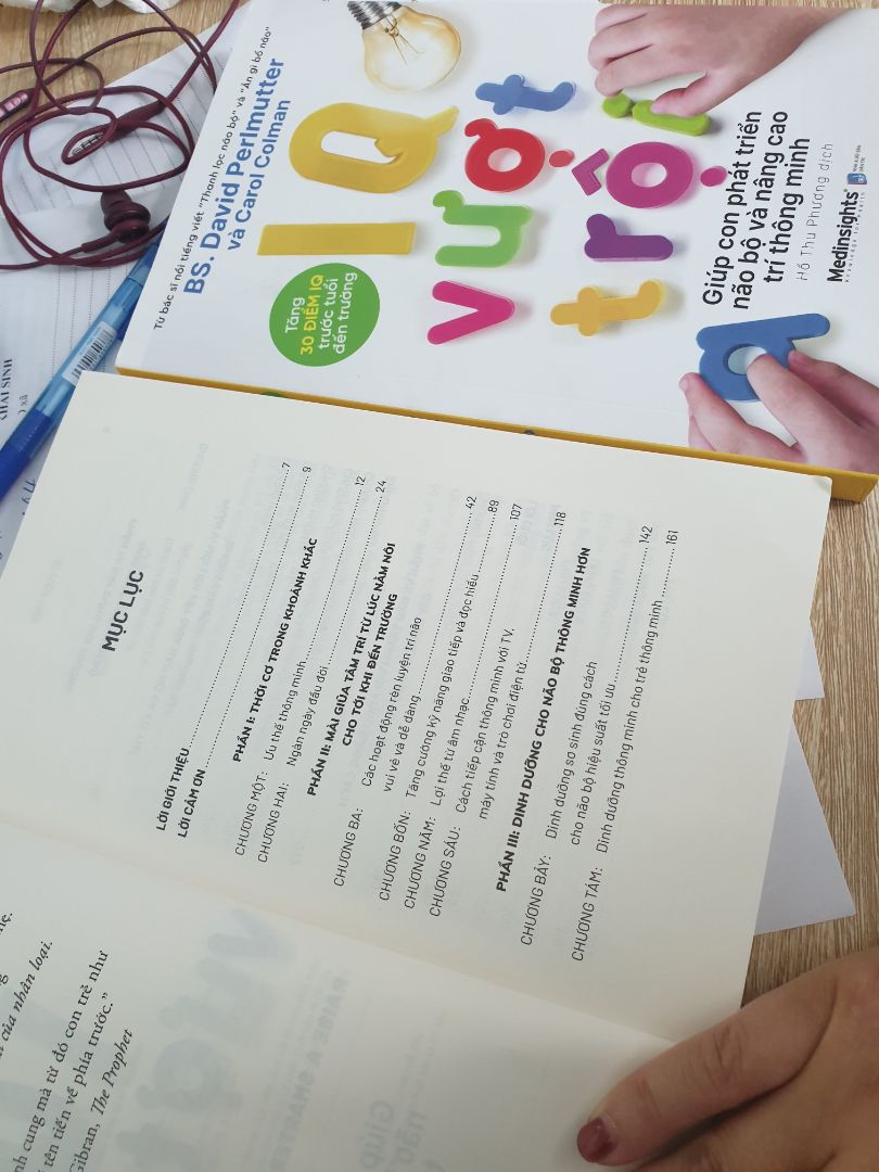 Được đọc bản Demo, sau đó mua sách xuất bản. 
bìa đẹp - in đẹp, giấy chống loá... đúng tinh thần sách sức khoẻ. 
Sách dịch nhưng ngôn ngữ dịch tốt, dễ đọc dễ hiểu. 
Nên mua!