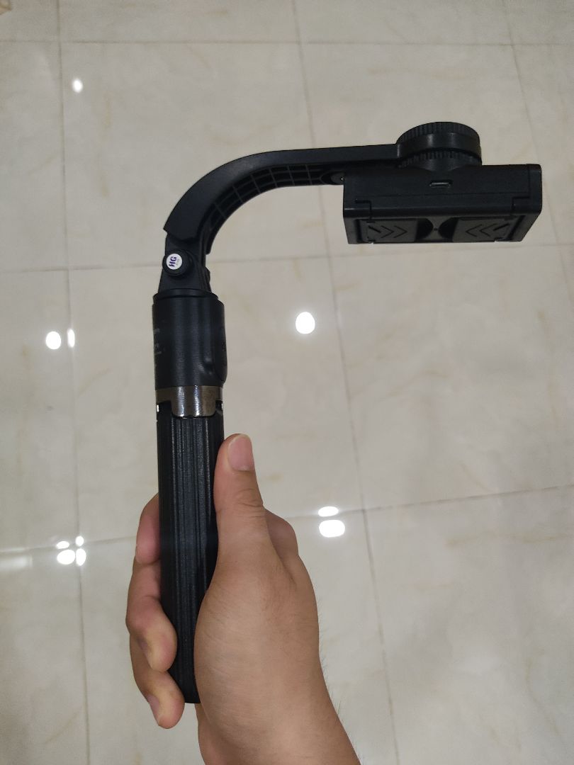 rất cứng cáp, cầm chắc tay
bluetooth sử dụng rất nhạy, độ trễ chỉ tầm 1s.