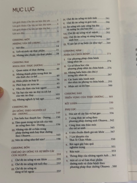 Nội dung sách khỏi phải bàn ạ, mình nghĩ ai cũng cần đọc để biết đến những phương pháp ăn tốt hơn, mặc dù trong cuộc sống không phải lúc nào cũng thực hiện được, nhưng là cứu tinh lúc tình trạng sức khoẻ của chúng ta lúc không tốt nè!

Tiki giao hàng siêu nhanh, được mã giảm giá nên khi nào mua cũng rẻ. Mua sách online thì nghĩ ngay đến Tiki Tranding không sợ sách giả nạ. Có mua gói bao sách nên không sợ sách bị dính bẩn.