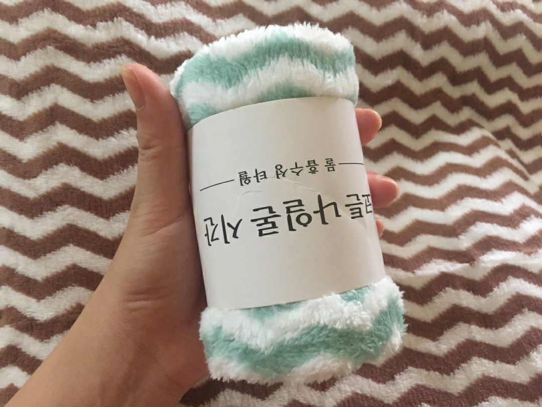 khăn mềm mại sờ thích lắm, k bị thô lau mặt khá là oke luôn. rất hài lòng về sản phẩm. cảm ơn shop đã nhiệt tình tư vấn