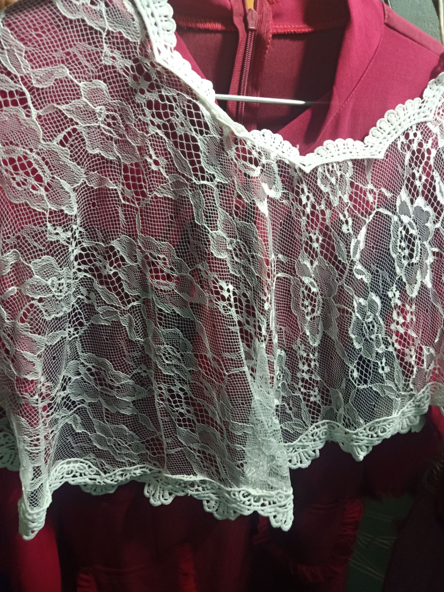 ko giống mẫu. tạm được. hjhj