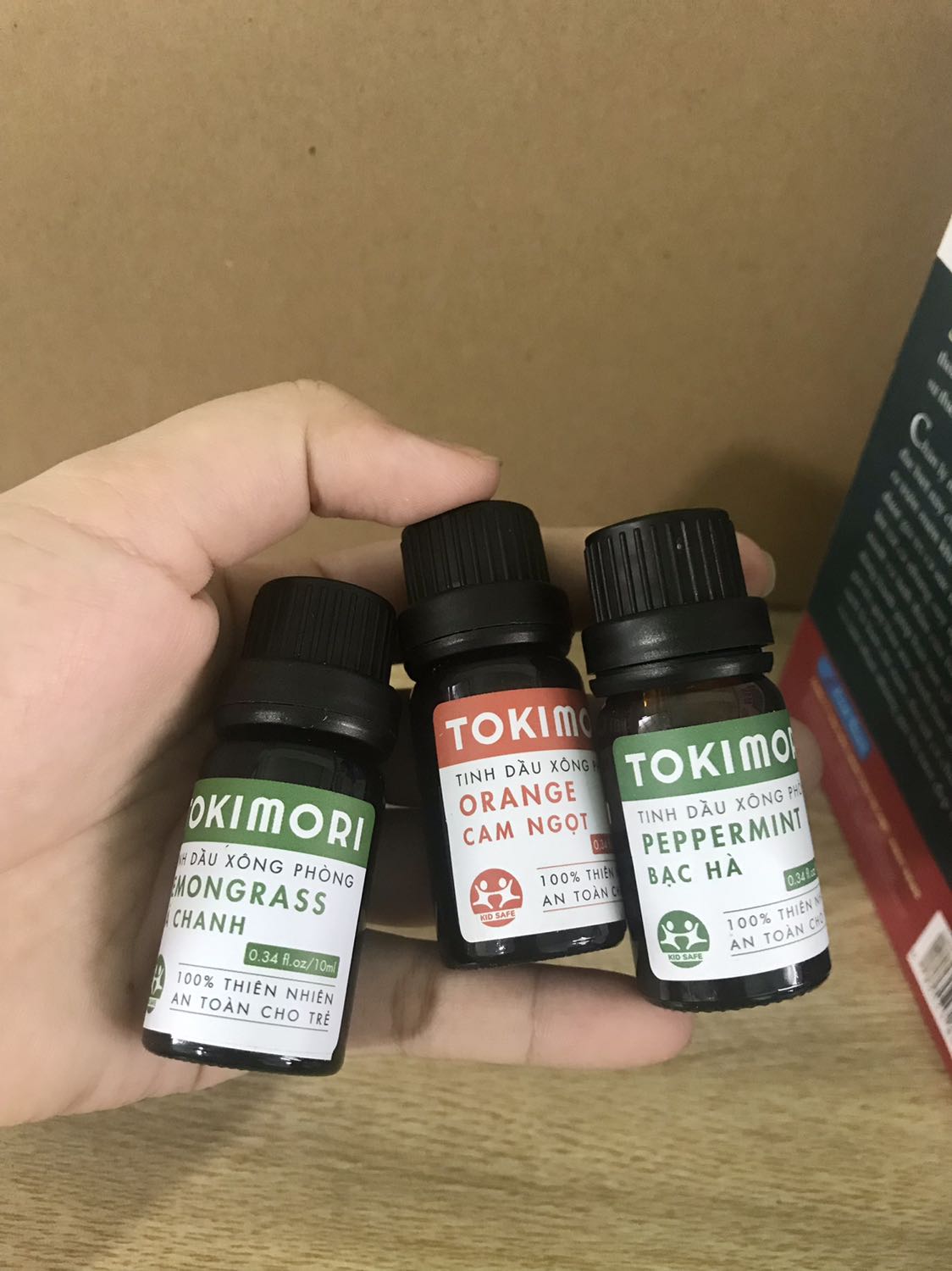 Nếu ai thích cảm giác tươi mới thì có thể mix 3 mùi này vs nhau theo tỉ lệ mong muốn của mỗi người, 3 em này đi chung với nhau rất là hợp nhau! Tinh dầu chất lượng và có giấy tờ chứng nhận nên mình mua ở shop này ưng là cứ mua hoài luôn.