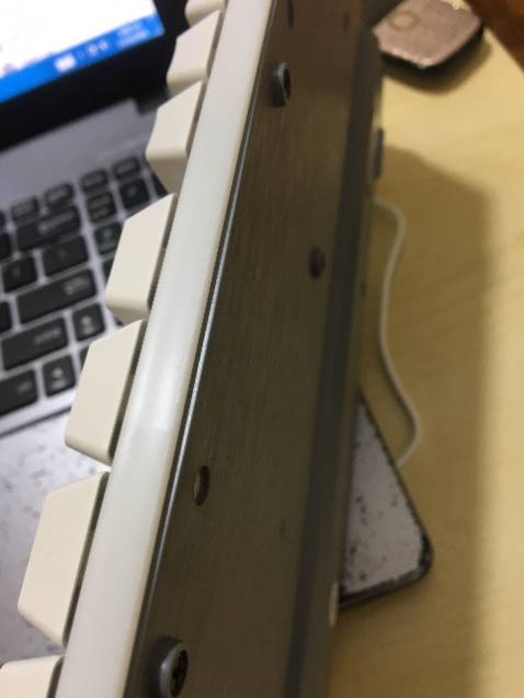 Đóng gói kỹ càng, giao hàng nhanh, nhưng bàn phím bị kênh, chất lượng phím bình thường, thôi tiền nào của lấy, không đòi hỏi cao được Đóng gói kỹ càng, giao hàng nhanh, nhưng bàn phím bị kênh, chất lượng phím bình thường, thôi tiền nào của lấy, không đòi hỏi cao được