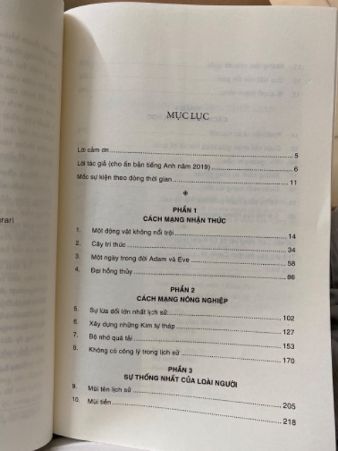 Gói hàng kỹ, sách đẹp, không lỗi giấy. Cách viết dễ đọc, nhiều thông tin bổ ích. Nên mua