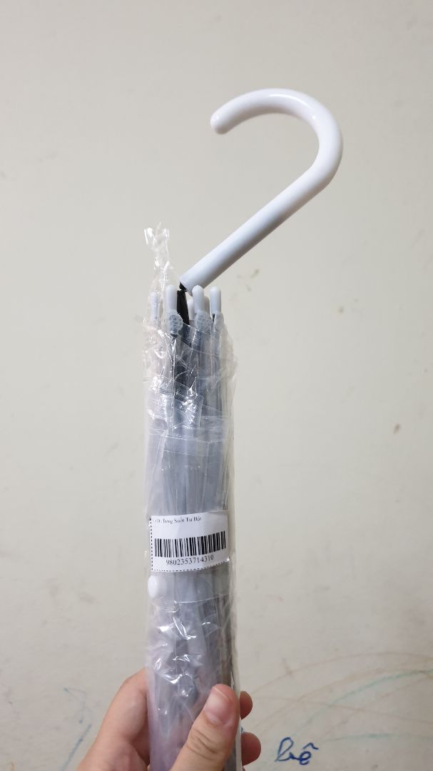 Mẹ mình nhận hàng hộ mình nên ko để ý,về mình mở ra thì cán đã như vậy,lủng lẳng thêm 1 lúc nữa thì gãy hẳn.Mình đã gọi Tổng đài đề nghị đổi hàng. Bạn NV tổng đài bảo sẽ gửi *** cho mình để mình gửi ảnh sp mà ko thấy *** j cả!