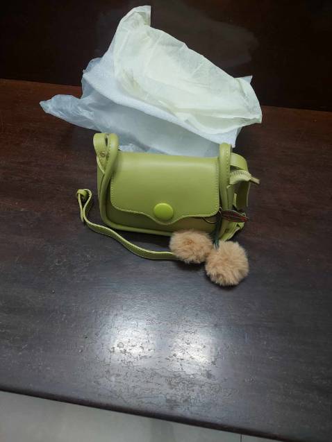 Túi dep ay minh dat mau nau shop gui.mau xanh nay minh cung ok mau cũng hop