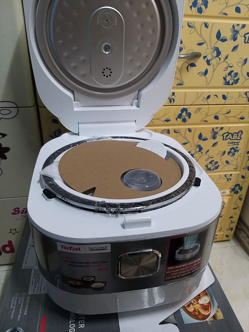 Tặng 5 sao cho dịch vụ,giao hàng nhanh,nhân viên lịch sự,dễ thương. Sản phẩm đóng gói kỹ càng,đẹp. Kiểm tra bên ngoài thấy nồi đẹp như mô tả trên web. Chưa có giờ *** sản phẩm nên chưa có nhận xét về chất lượng sản phẩm được. Đợi sau khi dùng sản phẩm xong sẽ nhận xét về chất lượng sau...😊😊😊