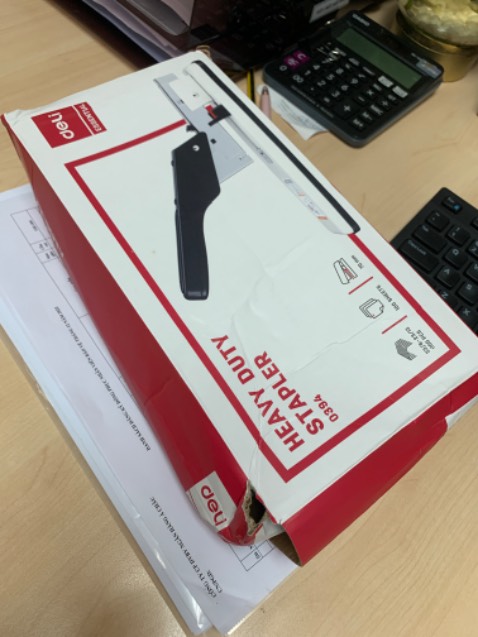 Sp tôt nhug tới tay thì hộp móp méo hết trơn