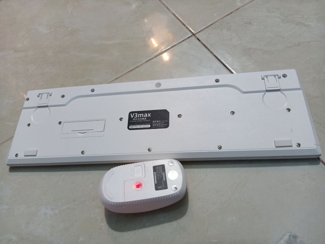 Bàn phím nhẹ, xài rất ok.
Chuột bấn nhạy.
để lâu, ko xài tự ngắt pin. có lẽ tiết kiệm pin.
sản phẩm rất tốt, để xài thời gian xem.sao.