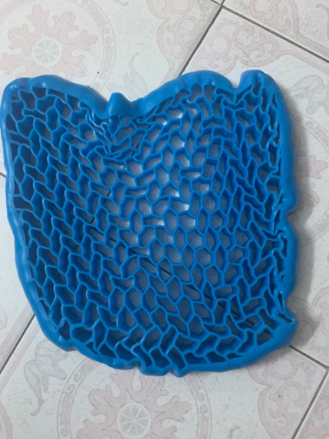 Mình mua về ko ngồi được trong hình vuông vức cuae mình thì ko ra hình thù như hàng nhái vậy . Hình một kiểu sản phẩm một kiểu , kéo mãi ko giãn ra được