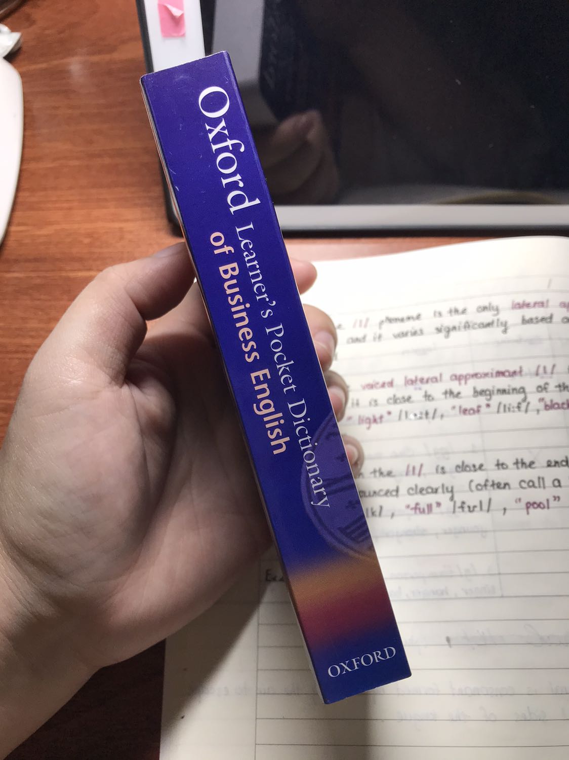Sách mới, hình thức đẹp, nhỏ gọn nhưng khá đầy đủ từ vựng hữu ích, cũng tiện để mình mang theo bên người khi đi học. Giá cũng hợp lý. Tiki giao hàng nhanh, nhân viên lịch sự, mình rất hài lòng về dịch vụ lần này nên cho Tiki 5 sao