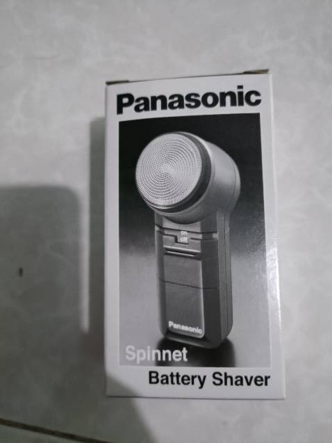 k tặng kèm pin. méo thử đc. tốn tiền mua thêm pin mới *** đc