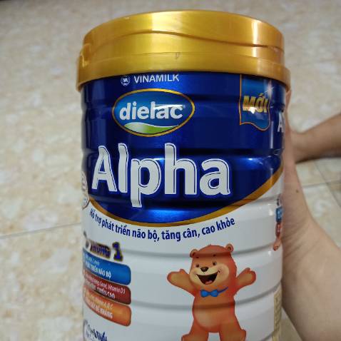 Khui thử cho bé uống trước 1 hộp thấy sữa có mùi thơm vani, vàng nhạt nhưng ko hiểu sữa ko mịn như sữa bột khác cảm giác sao sao vậy. Dvậy.. Dùng thử cá biết có ok ko nên tặng 4 sao vì giao hàng nhanh ,đóng gói cẩn thận