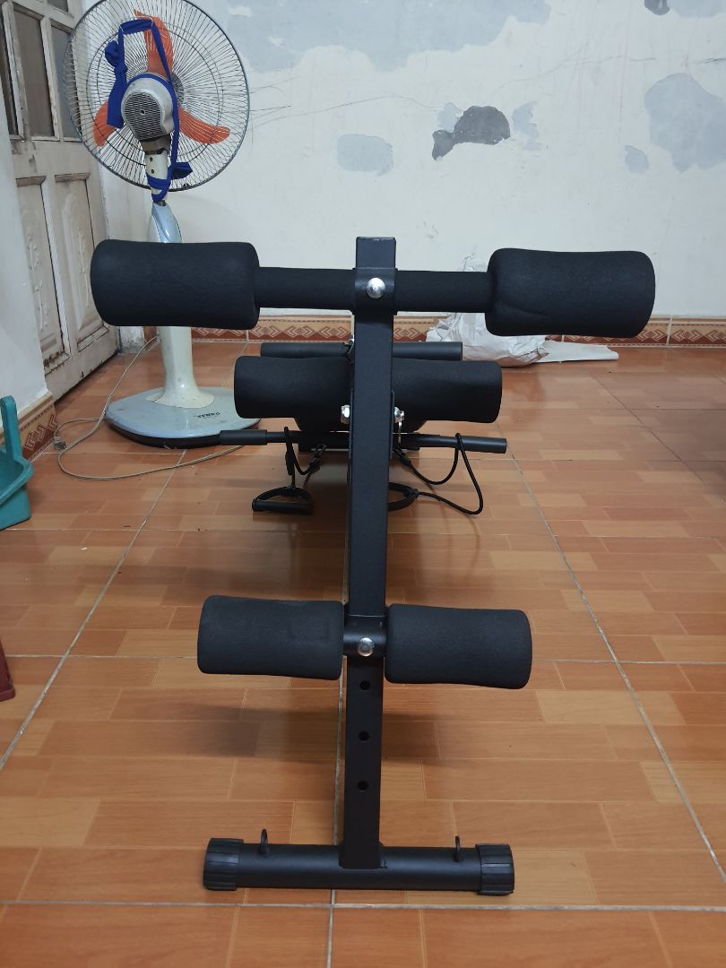 Thân ghế không thẳng, các đinh vít vặn không sát, thiếu cảm giác chắc chắn. nhưng ổn trong tầm giá Thân ghế không thẳng, các đinh vít vặn không sát, thiếu cảm giác chắc chắn. nhưng ổn trong tầm giá