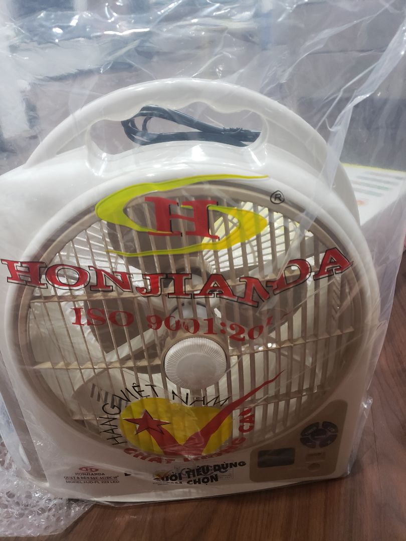 ng bán hàng có tâm đóng gói cẩn thận có chống sóc.  cắm sạc là lên điện ngay. Vẫn đang *** thời gian sạc và sử dụng mới biết đc nhưng nói chung khá ưng và hài lòng