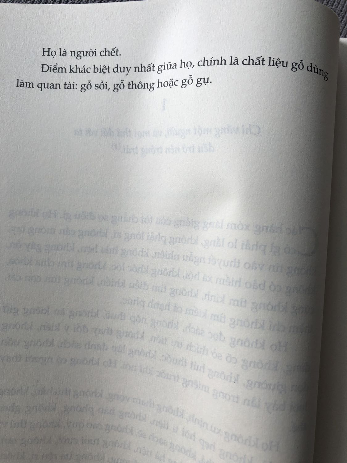 1 quyển sách cực kì hay, mình đã gợi ý cho rất nhiều bạn bè của mình. Mặc dù nội dung của sách về cái chết, nhưng ko u buồn, làm cho mình thay đổi rất nhiều về cái nhìn của hành trình trong cuộc đời, lời văn lãng mạn. Xứng đáng 5 sao