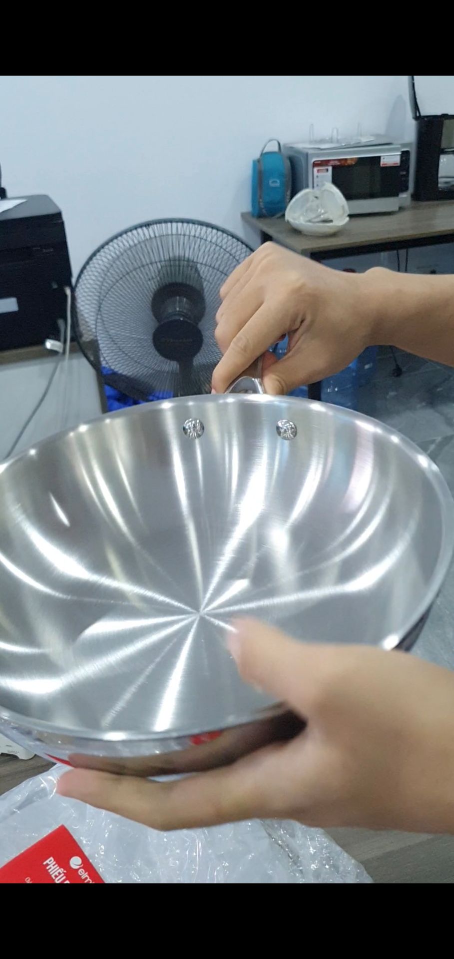 chảo đẹp.
giao nhanh.
bọc kỹ càng.
shipper tận tâm.
các bạn nên mua chảo này của nhà cung cấp Alo Bếp 
cảm ơn các bạn đã đọc!