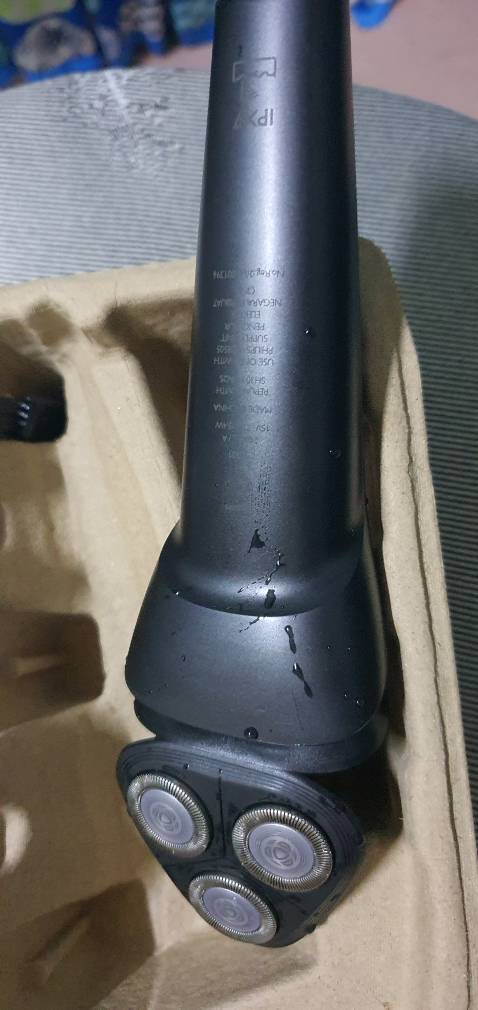 Chất lượng tốt, đóng gói cẩn thận. Dùng rất thích, không đau như cạo râu bằng cán. Sạch râu hơn nữa