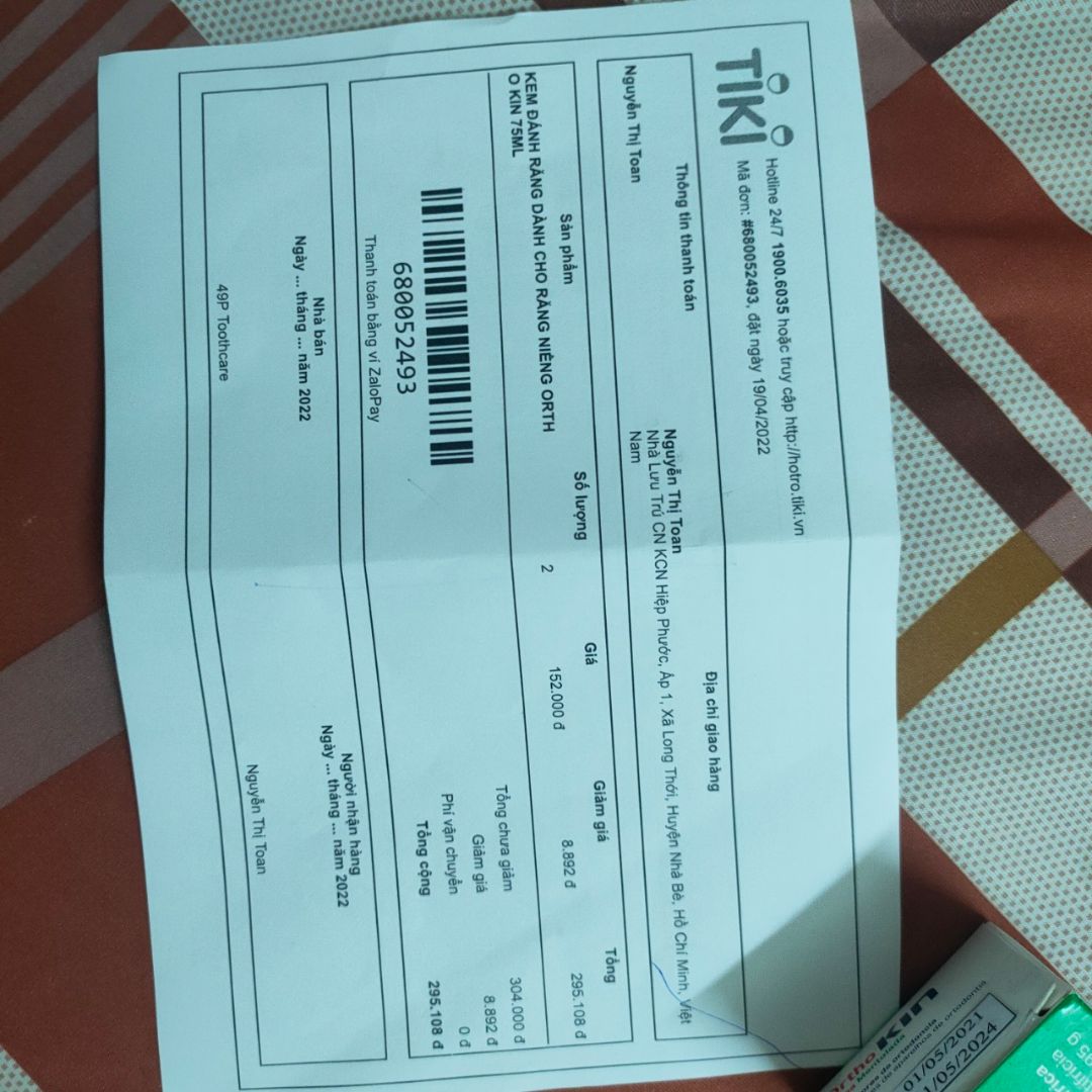 đơn hàng đặt 2 hộp kem đánh răng nhưng lại giao có 1 hộp. Shop vui lòng giao bổ sung thêm 1 hộp.