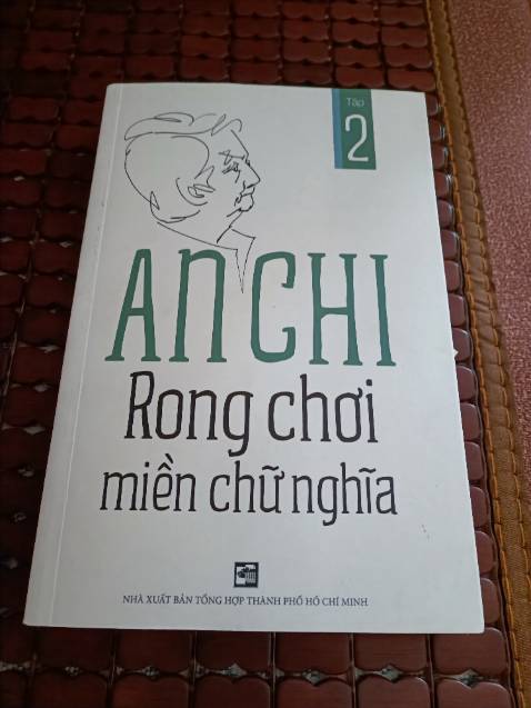 Shop uy tín, sách nhiều kiến thức.