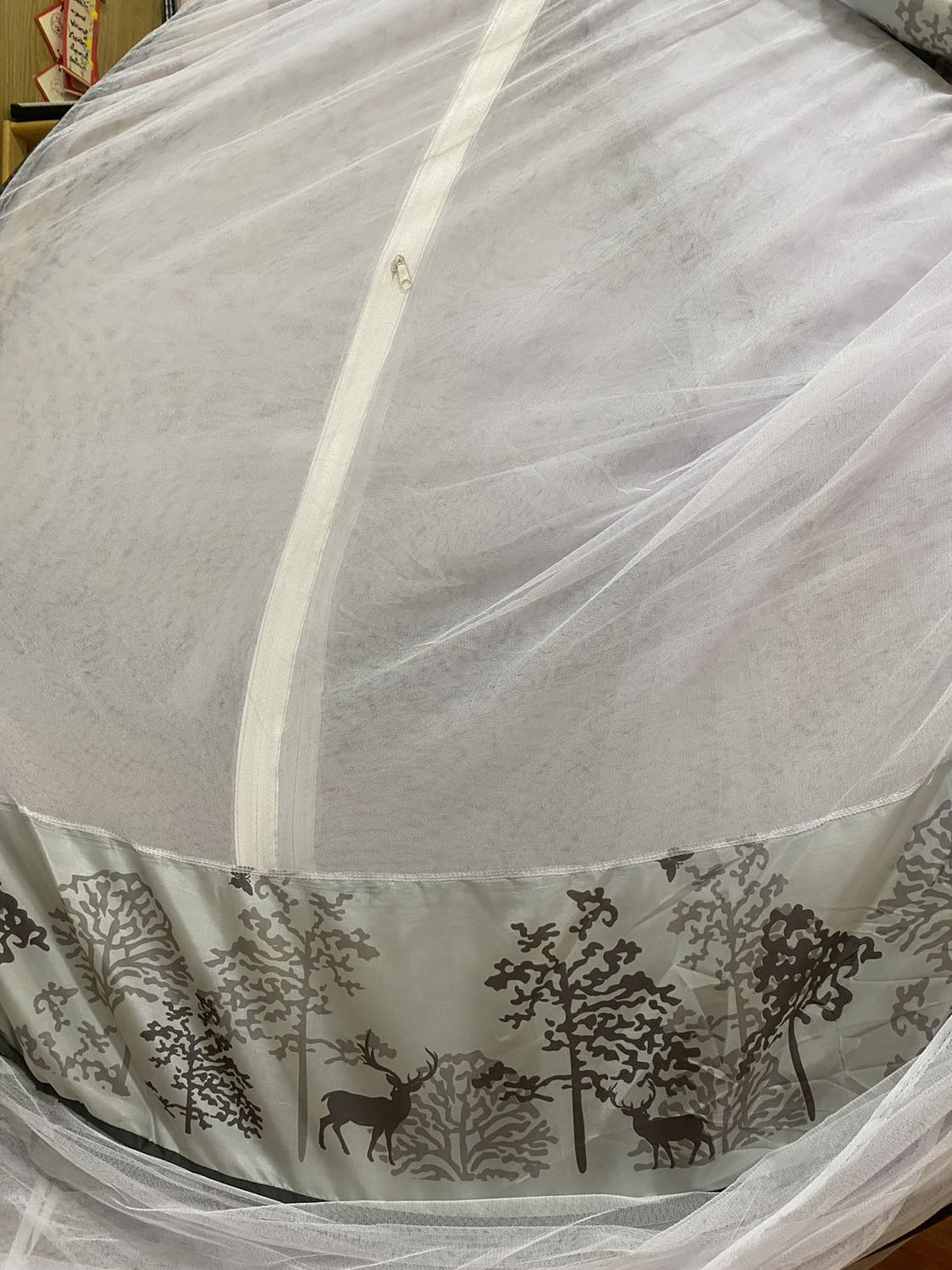 Sản phẩm không đúng mô tả. Ghi là mùng Mộc Miên 1m8x2m hoạ tiết khủng long mà giao mùng Tiến Đạt 2mx2m2 hoạ tiết con hưu rất xấu, yêu cầu đổi đúng sp tôi đã đặt hoặc hoàn tiền lại cho tôi.