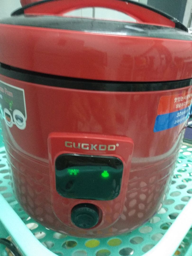 nồi nấu rất ngon, mua hơn 1th mới lên feedback đây. nồi chất đẹp, tuyệt vời