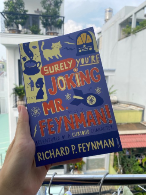 Mùi sách quá là thơm rồi.
Độ hoàn thiện tốt 9/10. Phần góc ở gáy sách hơi nhăn xíu
Chất lượng giấy 10/10