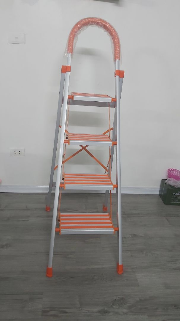 Nhẹ, chắc chắn, tiện dụng cho việc sửa chữa, lau dọn trong nhà chung cư.