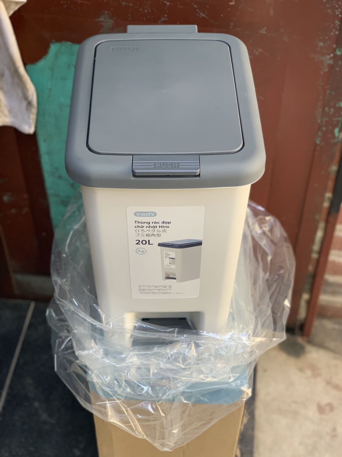 Sản phẩm đẹp, màu rất sang, size 20L mà rất to, đúng với yêu cầu của mình, cám ơn shop